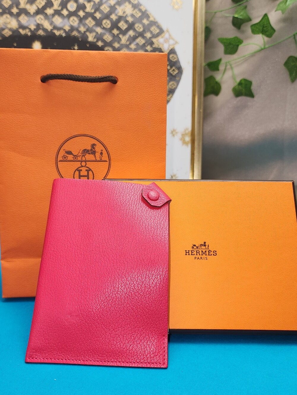 Authentic Hermès Chevre Chamkila Tarmac PM Passport Holder Rose Extreme Giftable